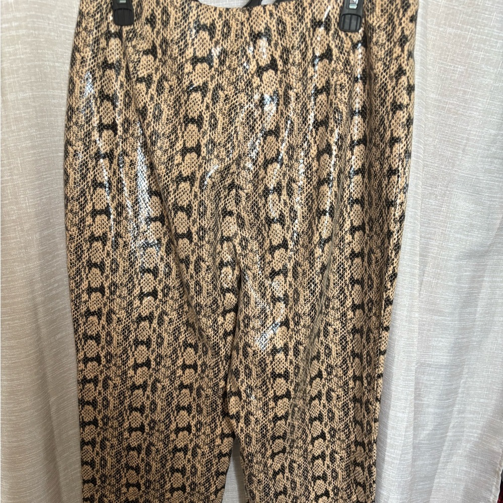 DANIELLE BERNSTEIN Black and Tan Snake Print women’s Pants - Picture 3 of 4